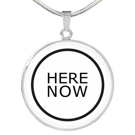 PENDENTIF HERE NOW (blanc) – IONKS N1