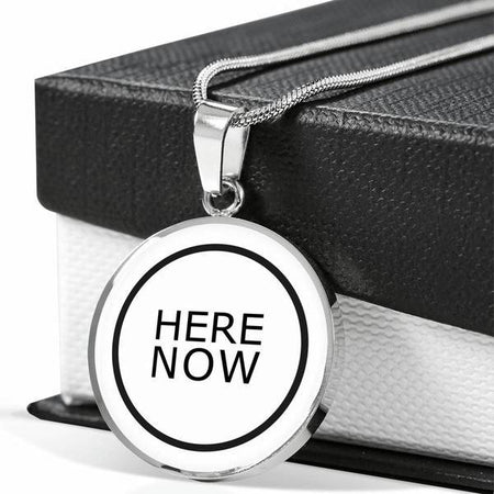 PENDENTIF HERE NOW (blanc) – IONKS N2